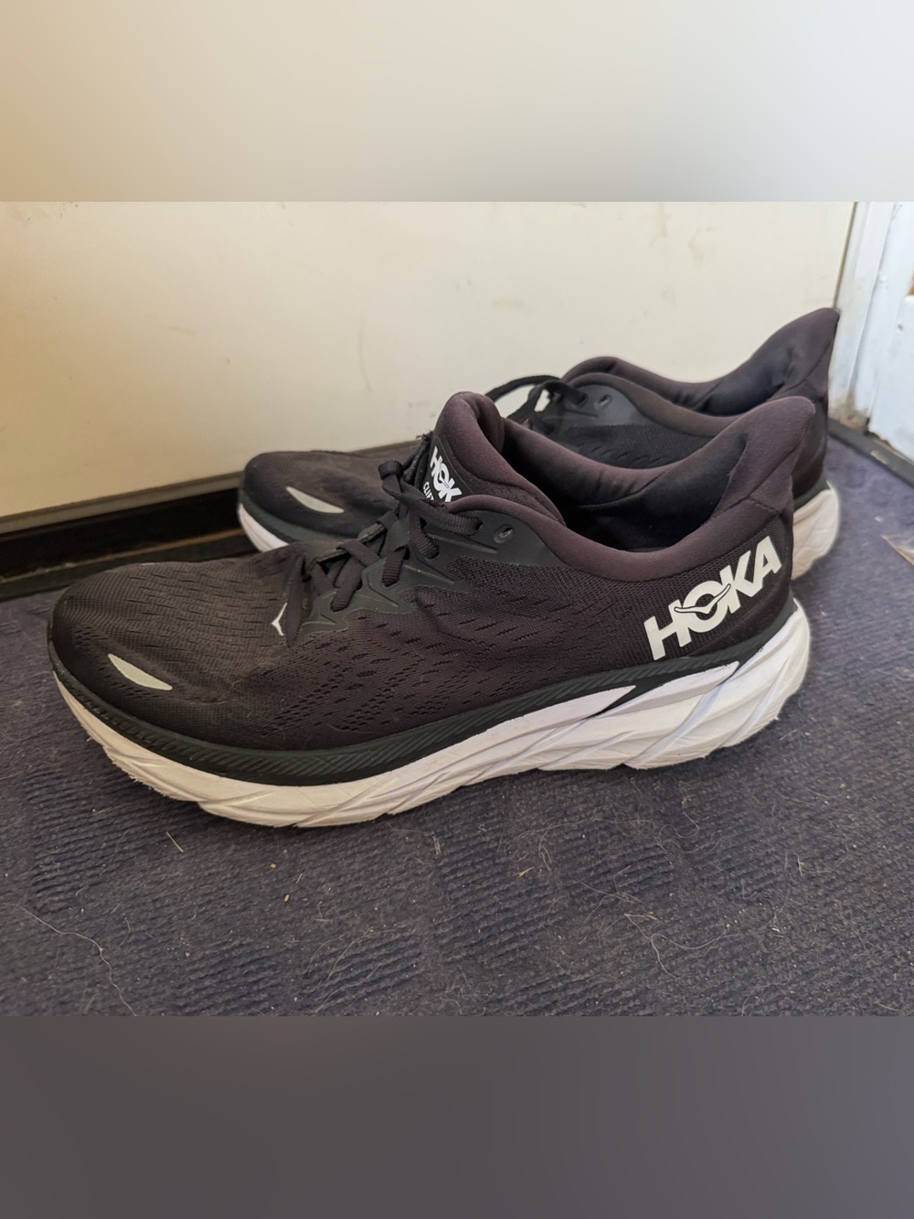 Hoka Clifton 8 Black and White Running Sneakers size 10.5b (narrow) - Picture 7 of 13
